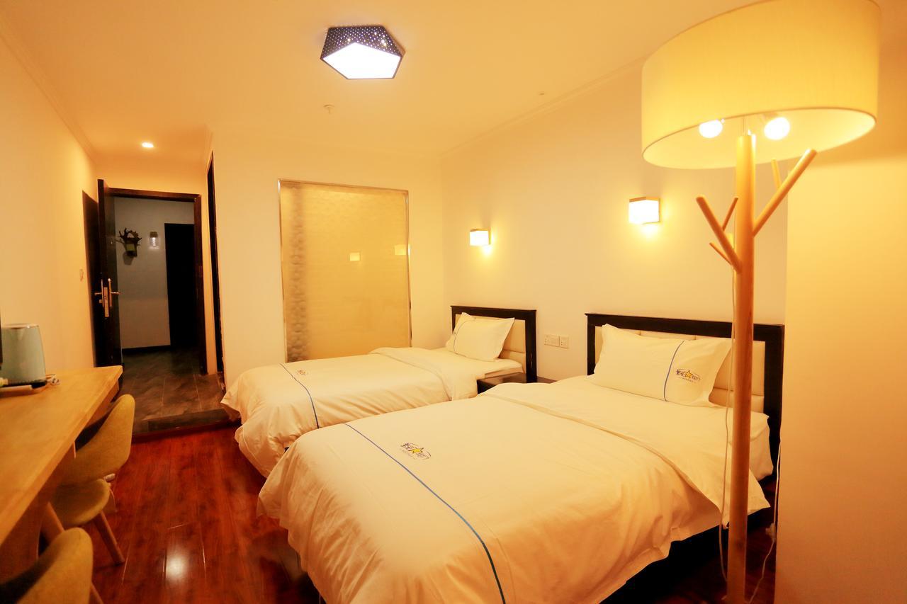 Infinite Stars Us Youth Hostel Ченду Номер фото